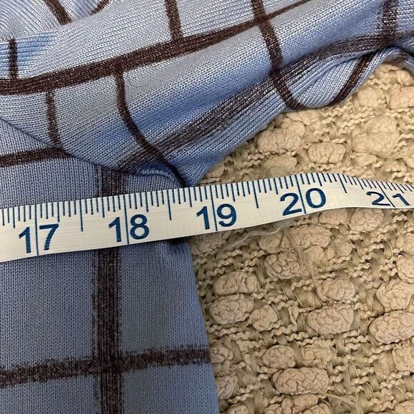 Apt. 9 V-neck Top. Size‎ Medium. Ski Blue Plaid - Picture 5 of 7